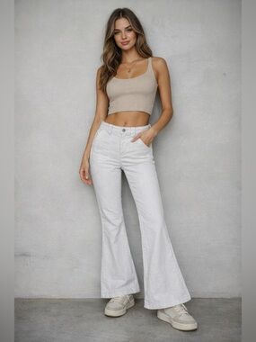 American Eagle off White cordaroy Flare Jeans Size 8 Short High Rise Stretch